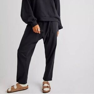 FP Beach Monterey Black Cropped Tie Waist Pull On Drop Crotch Pants. Size XS